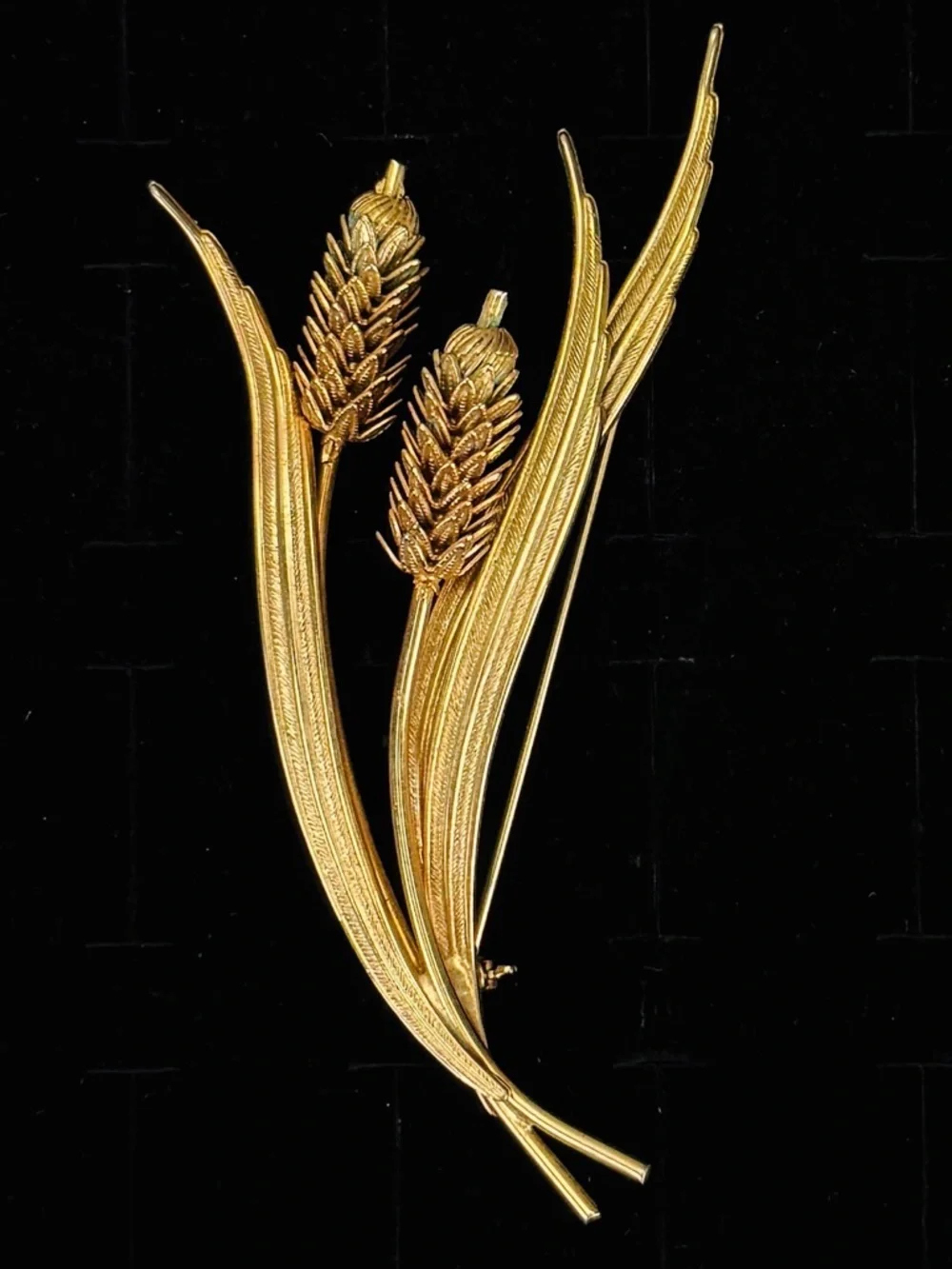 Vintage Aged Goldtone 3-D Wheat Spray Brooch Botanical Vintage Style